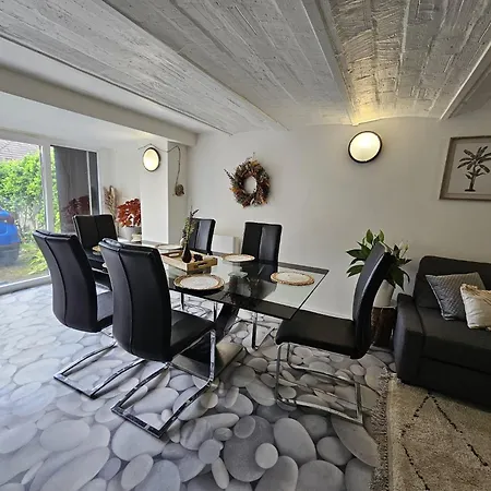 Apartment Fleuri